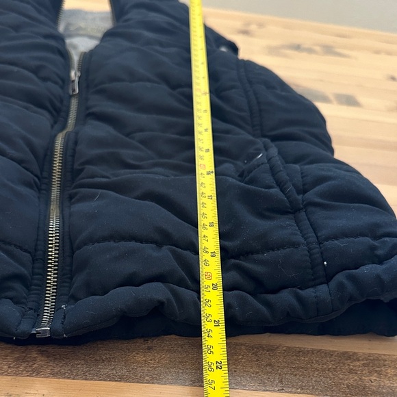 Women’s Natural Reflections Black Quilted Vest, Size S - Picture 5 of 6